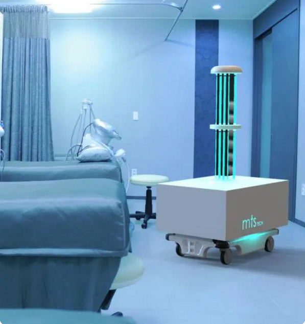 照顧家庭的消毒機器人