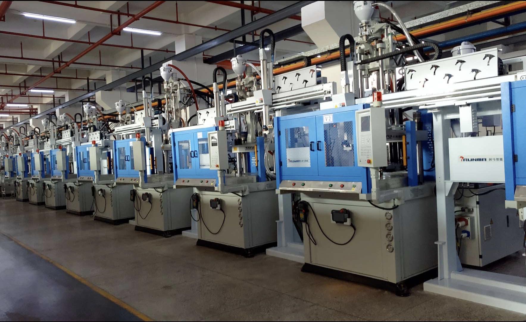 多色產品立式注塑機機械手自動化方案