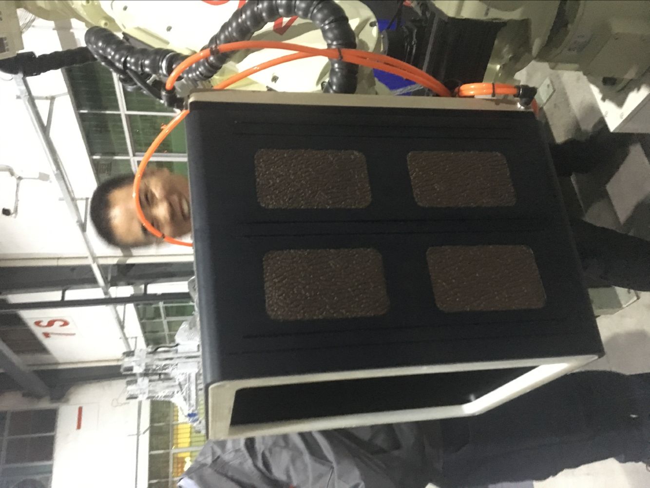 機(jī)械手上的那個(gè)“垃圾桶”可能是你半年的工資