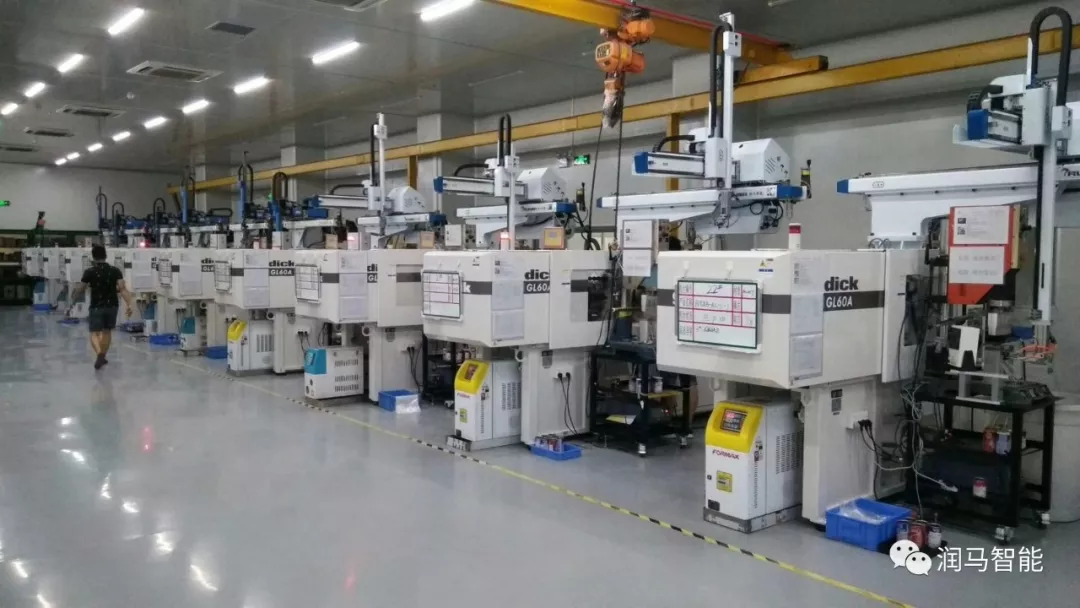 精密塑膠制品的成型機(jī)械設(shè)備