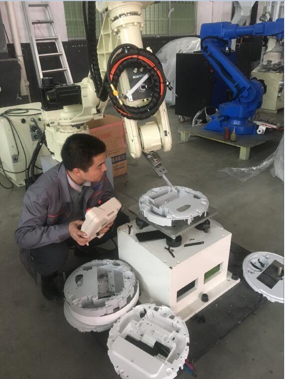 客戶拿樣品到我們工廠實(shí)地用機(jī)械手去進(jìn)行實(shí)現(xiàn)自動(dòng)化方案