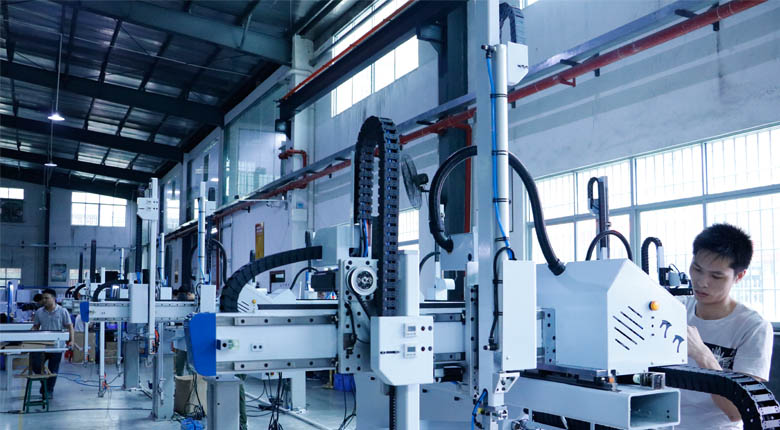 機械手在工業(yè)上的五個特點應用